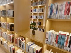 -漕河泾街道图书馆(漕河泾社区文化活动中心店)