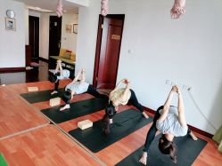 -Yvon yoga 瑜伽·精准体态管理中心
