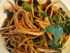 馓子拌皮蛋-巴厘龙虾·榜首油焖大虾(音乐学院·沿江酒馆店)