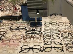 -宏宇眼镜蔡司依视路折扣店(兆佳眼镜城店)