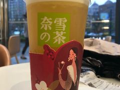 -奈雪的茶(湖滨银泰in77C区PRO店)