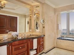 -广州富力丽思卡尔顿酒店