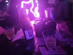 -UP嘻哈酒吧(粉巢店)