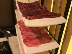 鲜牛肉-左庭右院鲜牛肉火锅(浦江欢乐颂店)