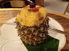 菠萝糯米饭-云海肴·汽锅鸡·云南代表菜(浦江欢乐颂店)