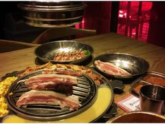 -青瓦炭韩潮烤肉(花园道店)