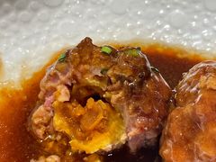 鸭蛋黄狮子头-梅飞酒家(名辉豪庭店)