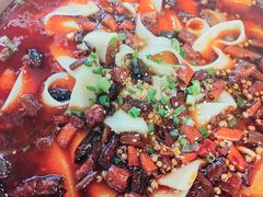 -晓彭肥肠鸡·泡椒鸡火锅(水木天地店)