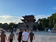 -巴陵广场