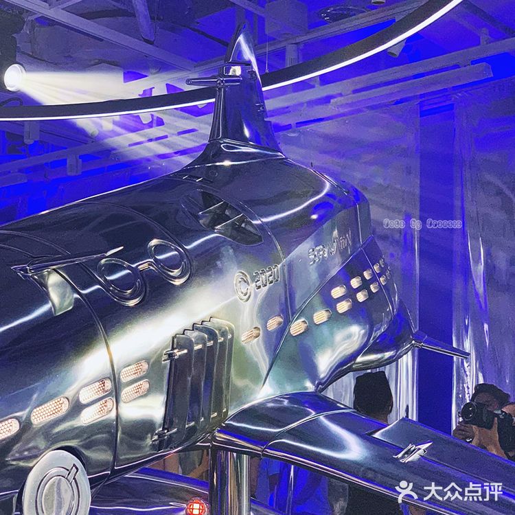 全球首展‼️明日基地✖️空山基·鯊魚領域🦈