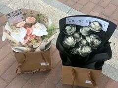 -何兮花店·气球派对鲜花店(马桥银春路万科城店)