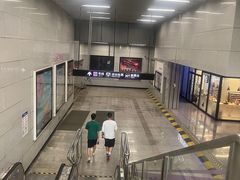 -四川北路(地铁站)