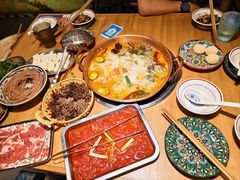 -洱火云南酸菜牛肉火锅(石景山当代商城店)