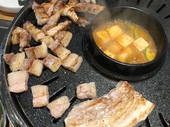 -江南猪肉商会无限续吃(弘大店)