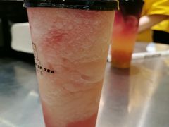 怒怒颗颗草莓-超级喵の茶super emoji(静安大悦城店)