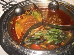 -老房老舍重庆火锅(假日城市店)