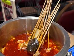 沸腾的锅锅毛肚-街角等你.大连海鲜烧烤.经典铁板海鲜串(西安路店)