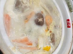-三人行骨头王火锅(长寿店)
