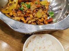 -愉肴麻辣香锅(中山路店)