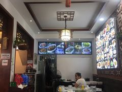 大堂-临街徽菜馆·正宗黄山味