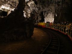 -波斯托伊纳溶洞