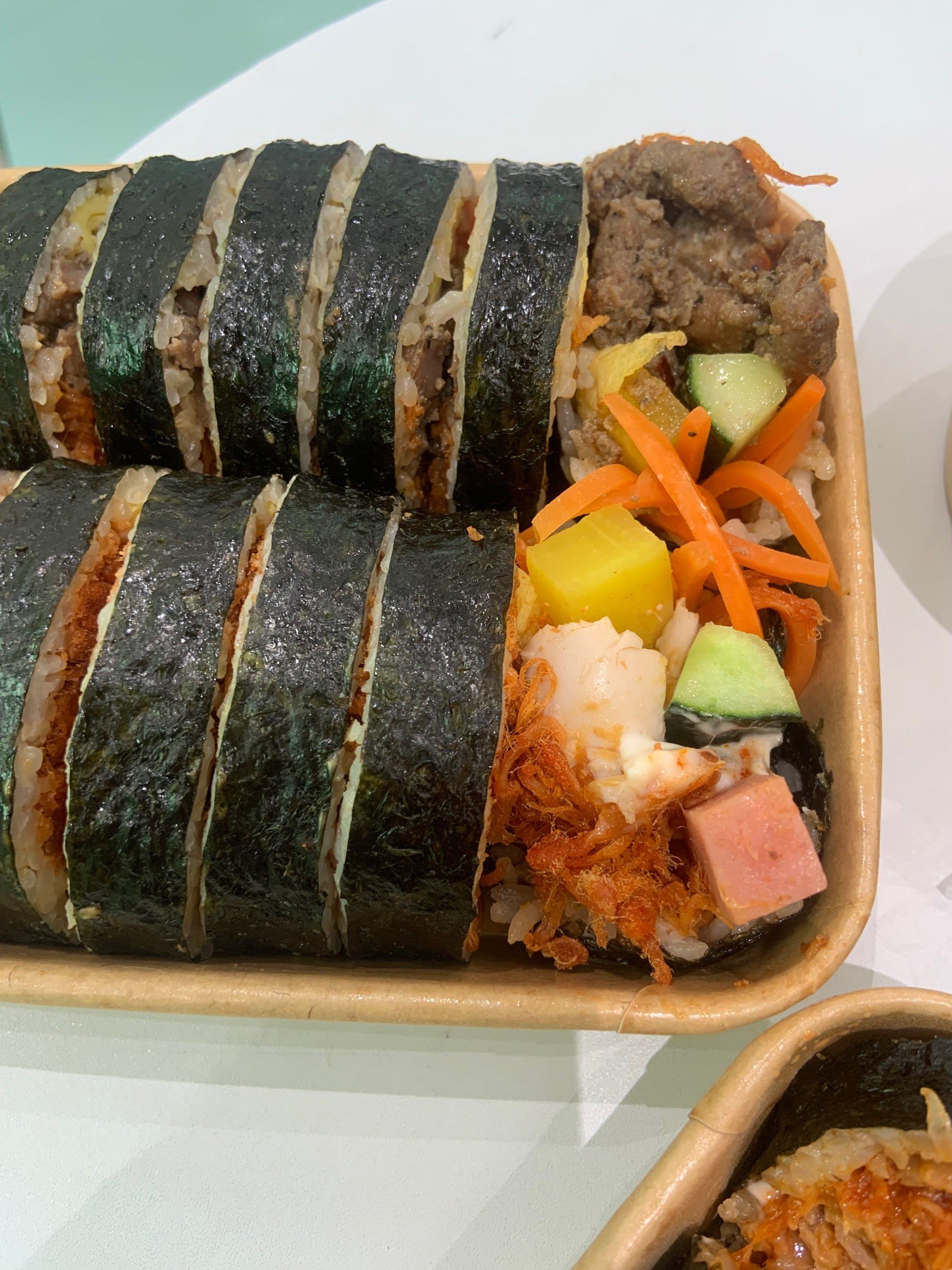 肉多到溢出来的紫菜包饭