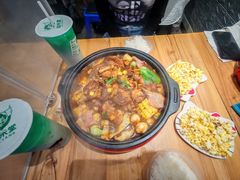 -吉吉向上炭烤鸡肉煲(西小区店)