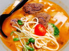 手切酸菜牛腱子面-陳八两面家(滨江天街店)