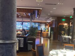 -八府香鸭·啫啫煲(华山路店)