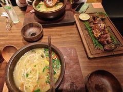 -良米山·云南野生菌过桥米线(上海首店)