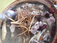 五指毛桃鸡煲-红炎炎农家菜老字号(金水台店)