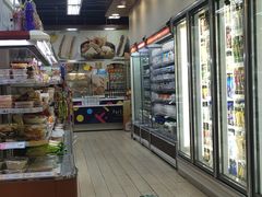 -全家便利店(莲花池东路店)