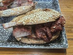 -老天桥酱肉烧饼夹肘子(天桥店)
