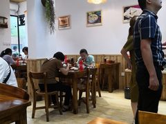 大堂-老前童小吃(北明程路店)