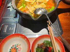 -夺欢喜贵州酸汤牛肉火锅(静安寺店)