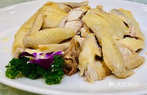 Steamed Chicken with Fragrant Sauce