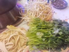-海盗船. 龙虾烧烤. 酒馆