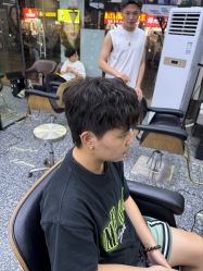 -藤野造型专业烫染接发