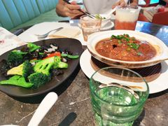 慢炖酱香猪软骨煲-港丽餐厅(高德置地店)