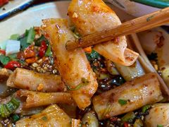 -拈签一笑黄牛肉辣卤串串