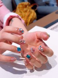 -花系美·美甲美睫精品店