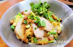 Home-made Dry Stir-fried Rice Noodles