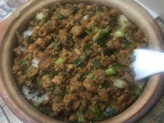 招牌鹅乸煲仔饭-阳江河堤老牌曾记美食