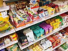 零售区-全家便利店(花园路店)