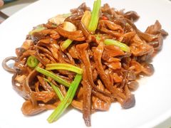 砂锅鹿茸菌-味莊·青岛菜(云霄路店)