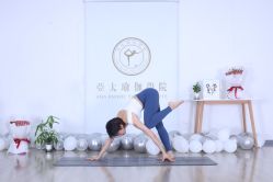 -亚太瑜伽普拉提学院