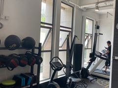-汗水空间私教健身连锁(SM广场店)