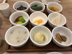 -乐领拈花溪·林涧食韵