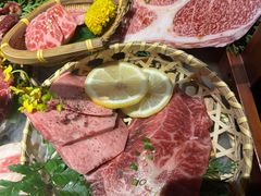 -山川小町·极番烧肉(新地假日广场店)
