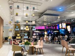 大堂-奈雪的茶(湖滨银泰in77C区PRO店)